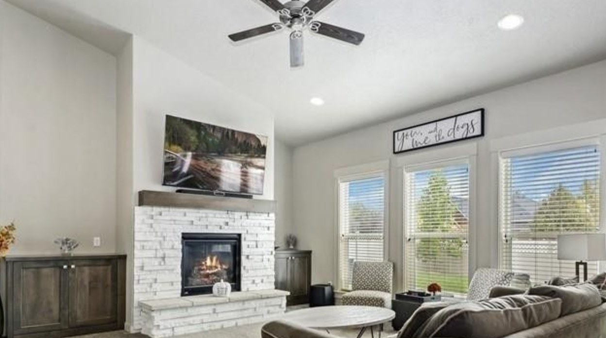 3431 W Lesina St - Photo 2 of 11