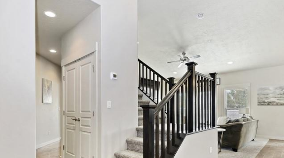 3431 W Lesina St - Photo 4 of 11