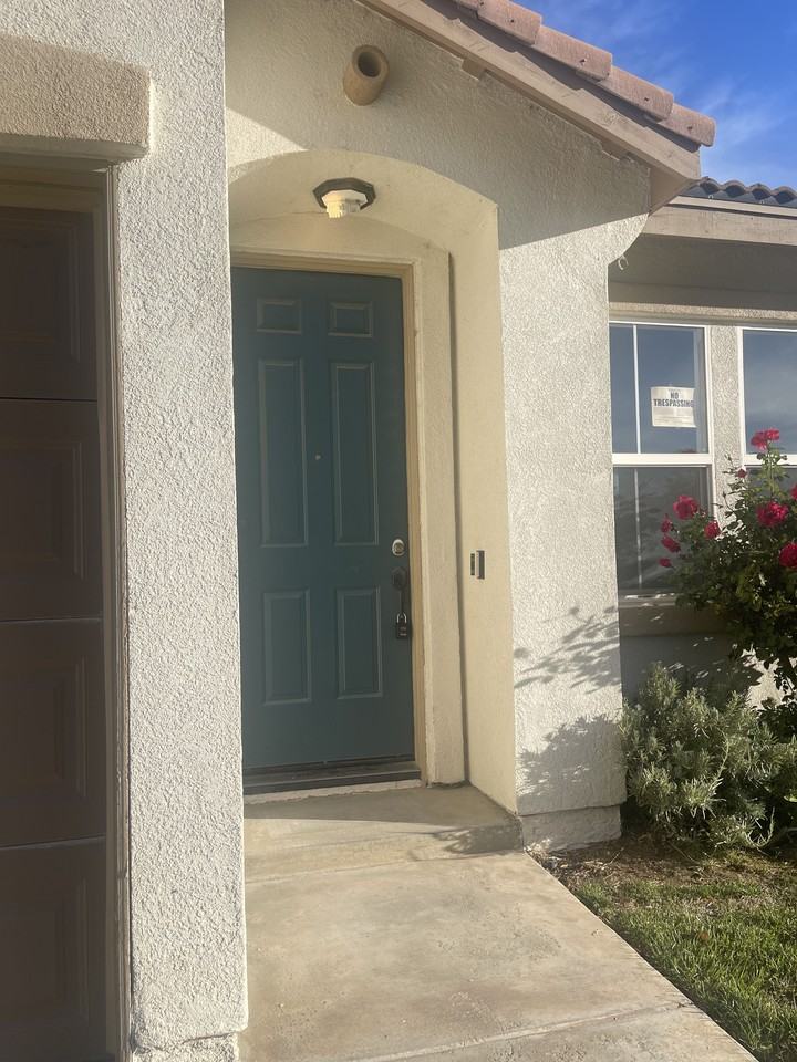 31952 Hollyhock St - Photo 2 of 14