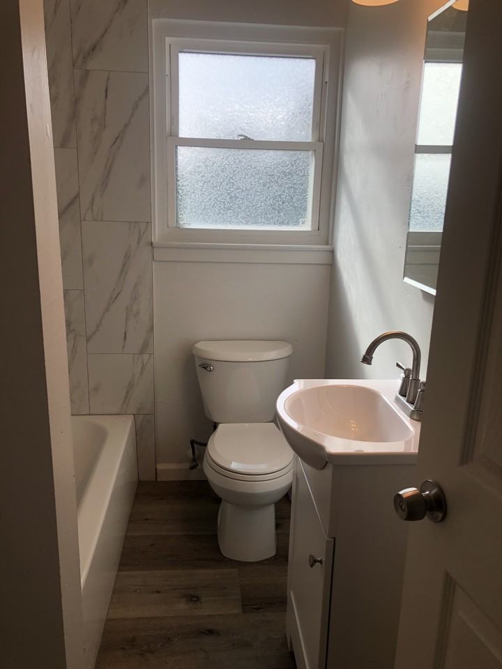 2433 Renwick St #2431B - Photo 2 of 10