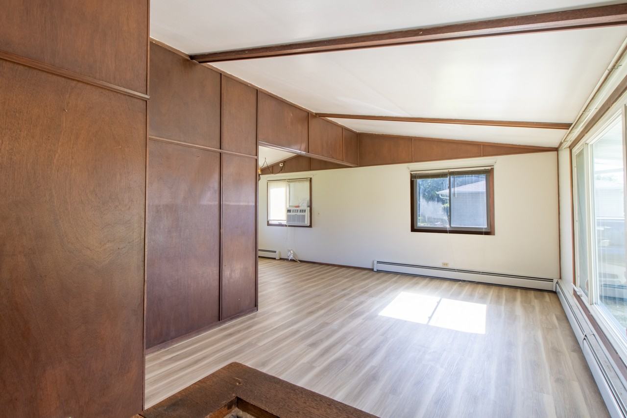 810 W Jackson St - Photo 3 of 15