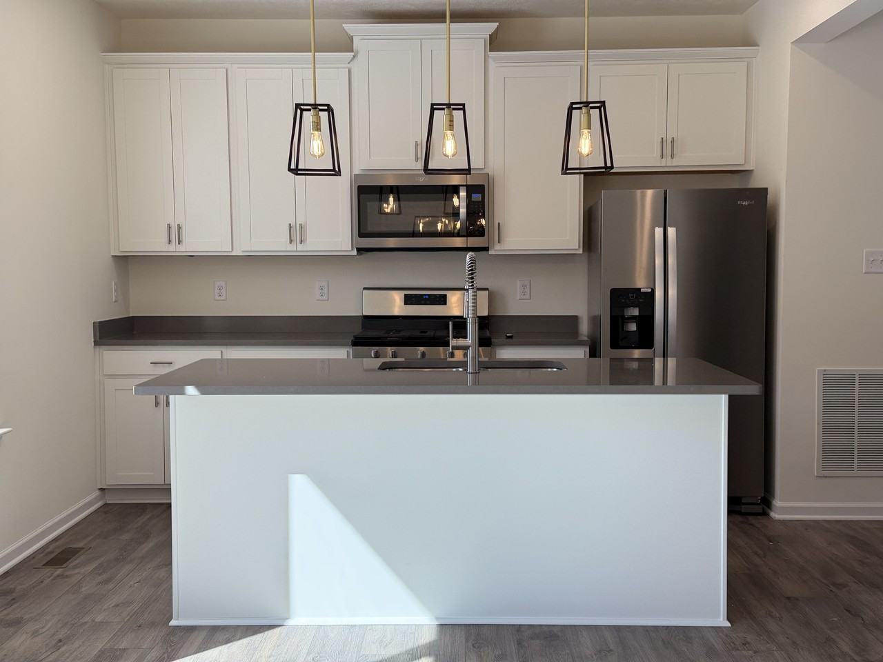 133 Affinity Dr - Photo 2 of 18