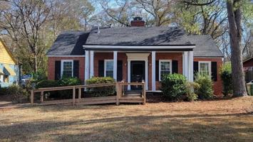 featured image of 3329 S Court St