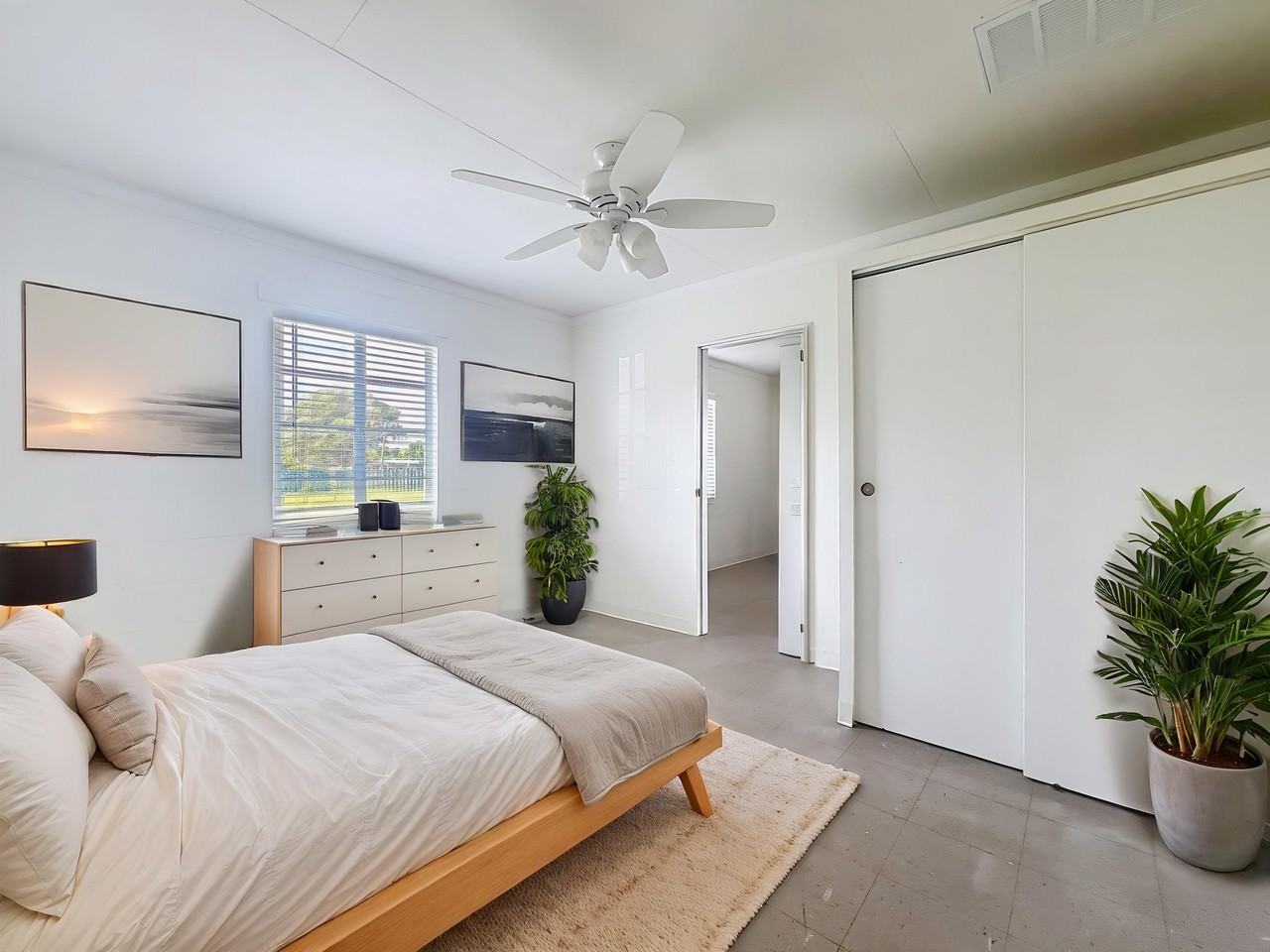 331 E St - Photo 2 of 7