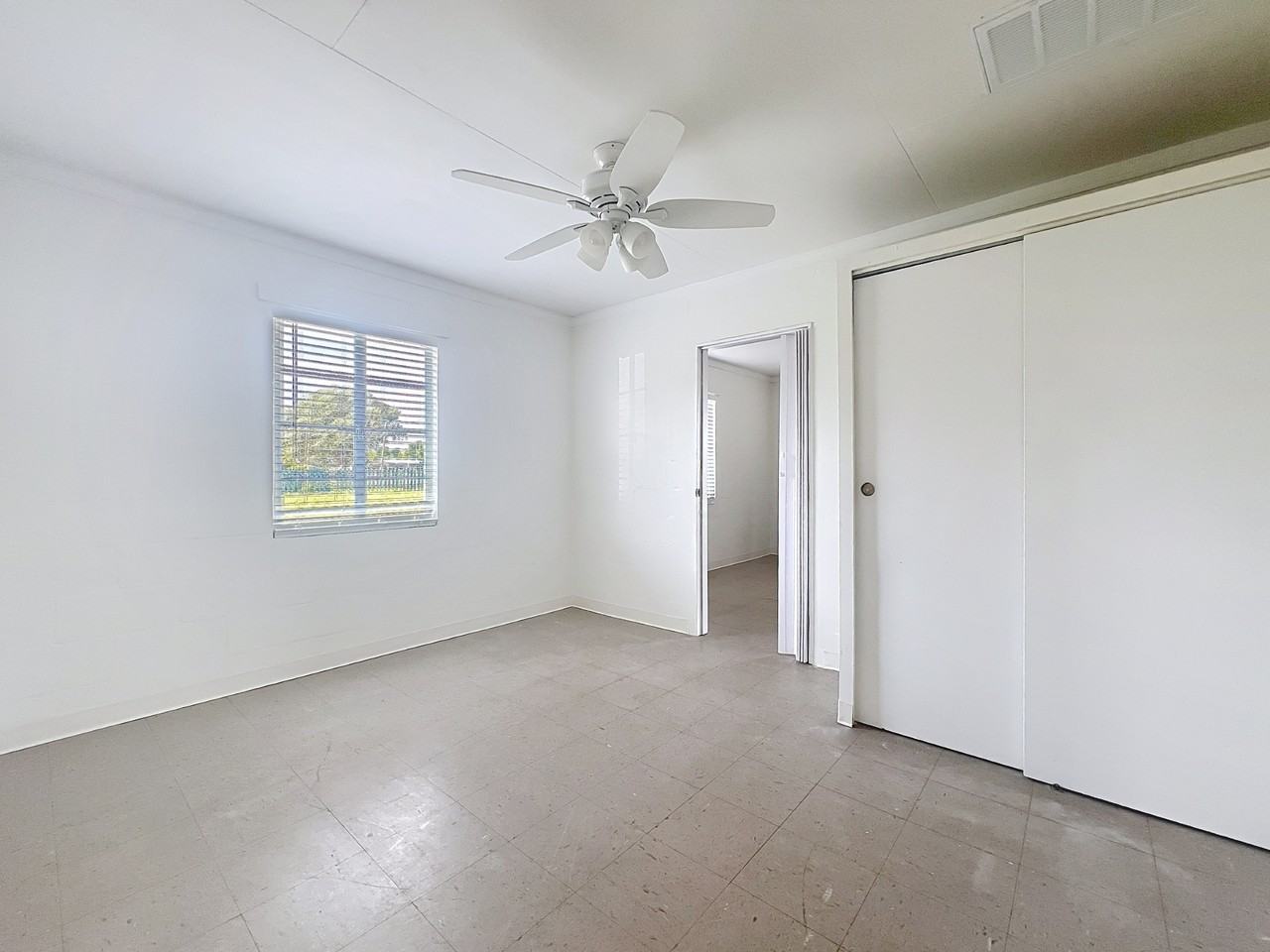 331 E St - Photo 3 of 7