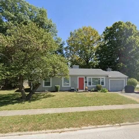 654 Maple Ln - Photo 4 of 13