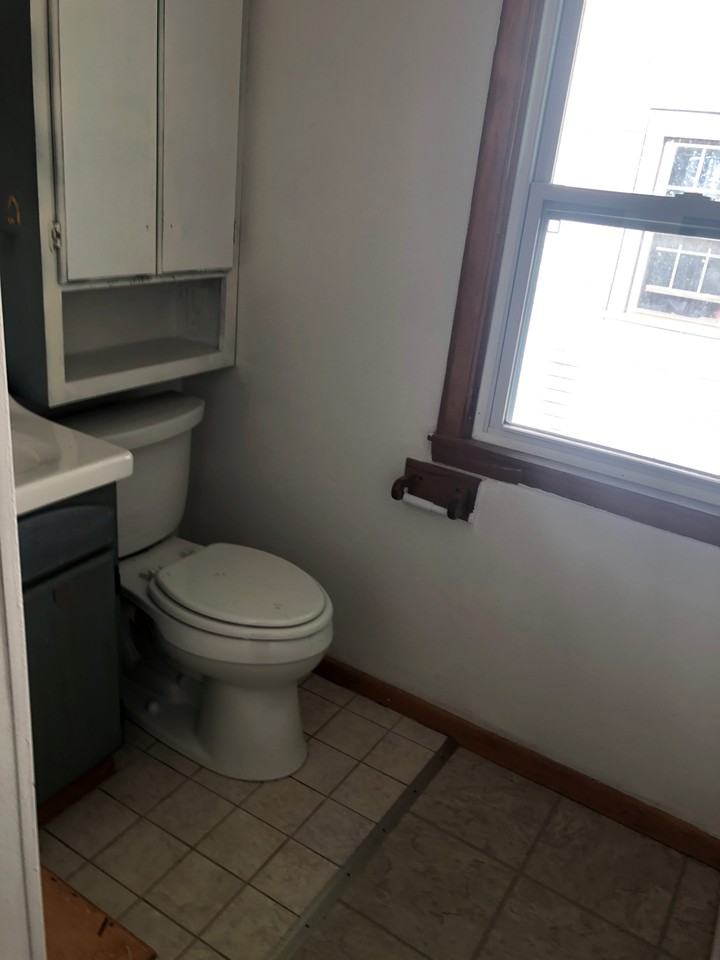 1374 Leonora Ave - Photo 2 of 11