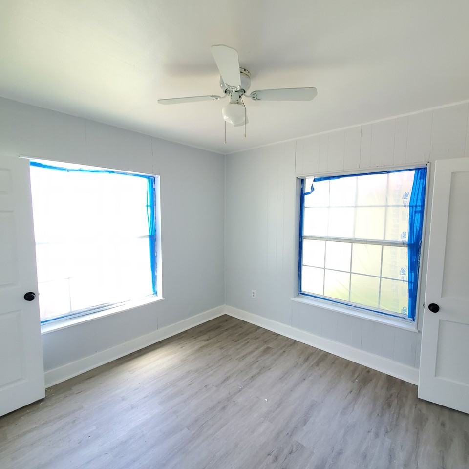 1735 25th St S - Photo 3 of 32