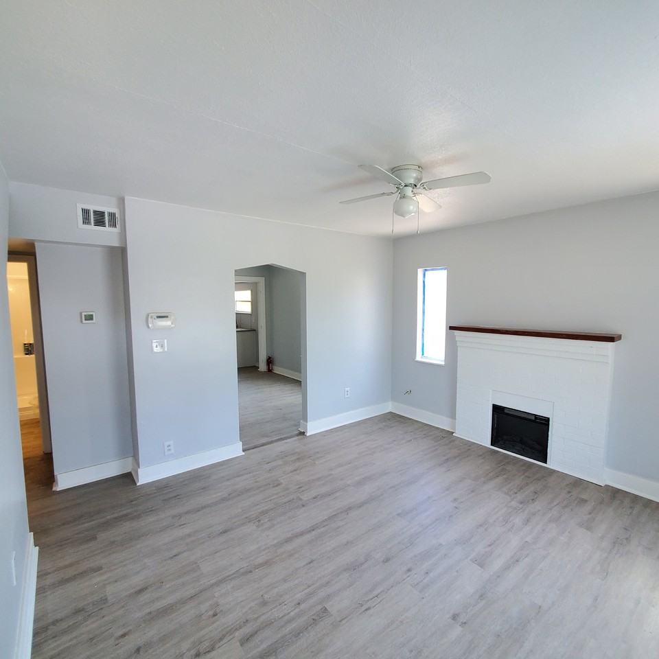 1735 25th St S - Photo 4 of 32