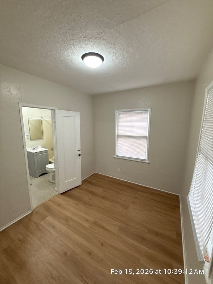 946 E Nocta St #948 - Photo 4 of 8