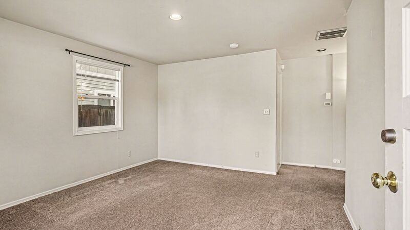 316 32nd Ave E - Photo 3 of 18