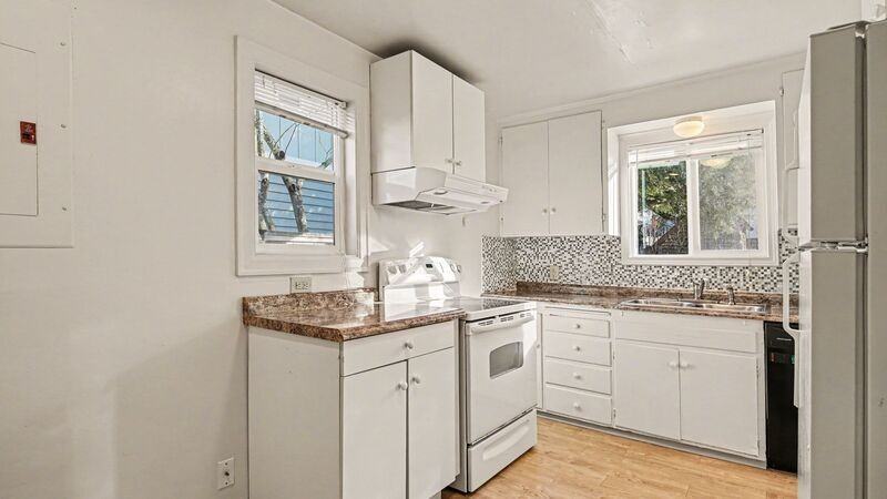 316 32nd Ave E - Photo 5 of 18