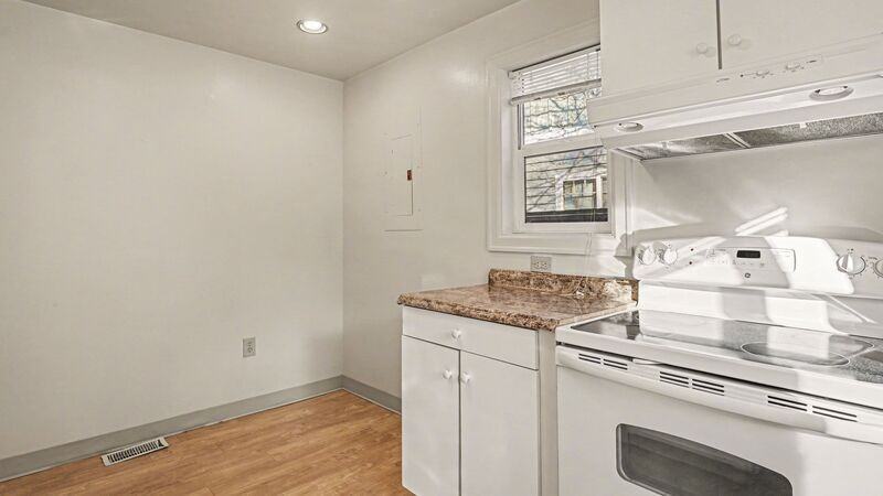 316 32nd Ave E - Photo 7 of 18