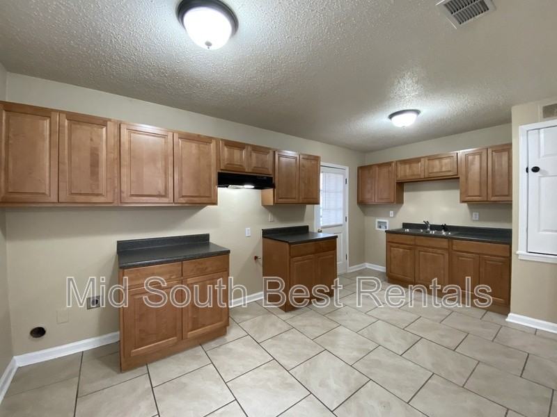 2624 Maverick Ave - Photo 3 of 13