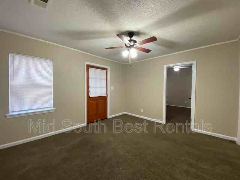 1591 Echles St - Photo 3 of 16