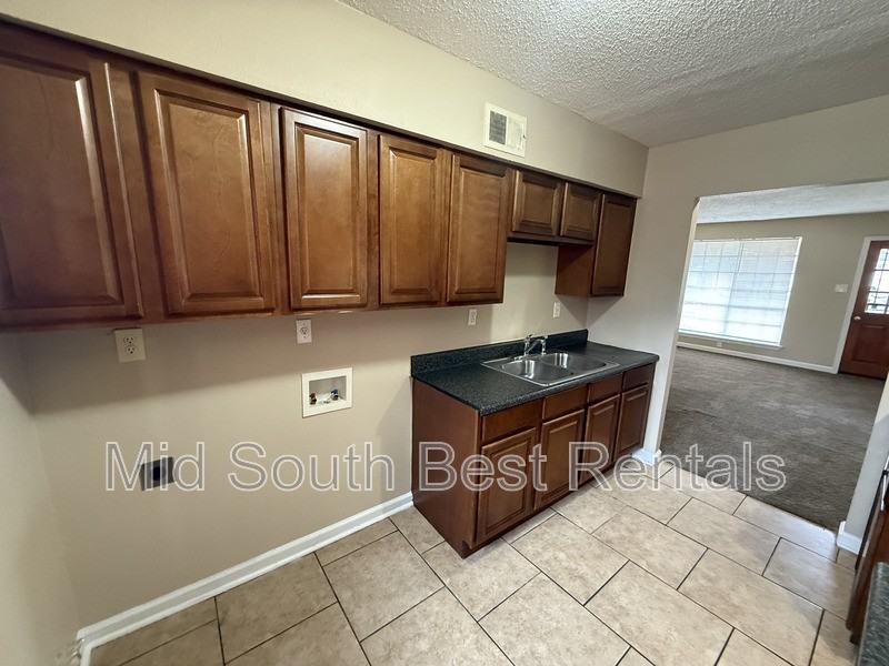 1138 Semmes St - Photo 6 of 12