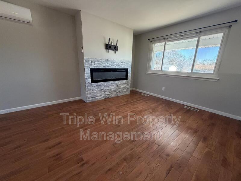 5243 Ville Maria Ln - Photo 2 of 35