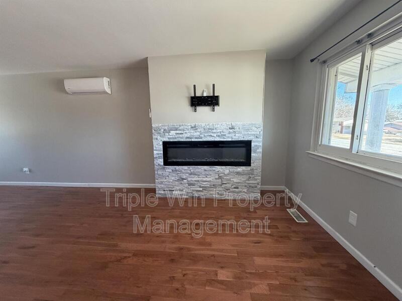 5243 Ville Maria Ln - Photo 3 of 35