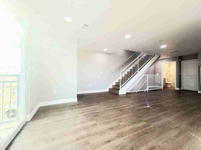 1731 E 68th St #D - Photo 3 of 30