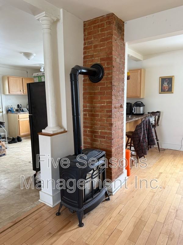 384 Saint Paul St - Photo 3 of 26