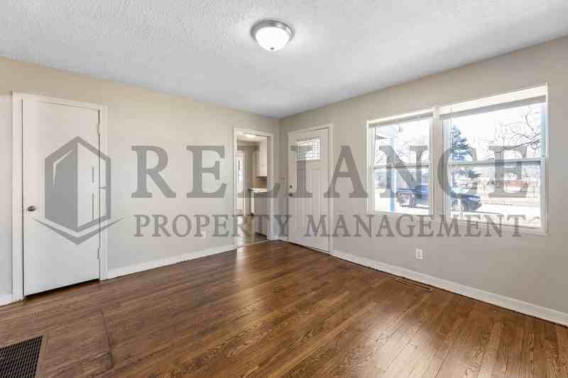 1334 S Dodge Ave - Photo 3 of 14