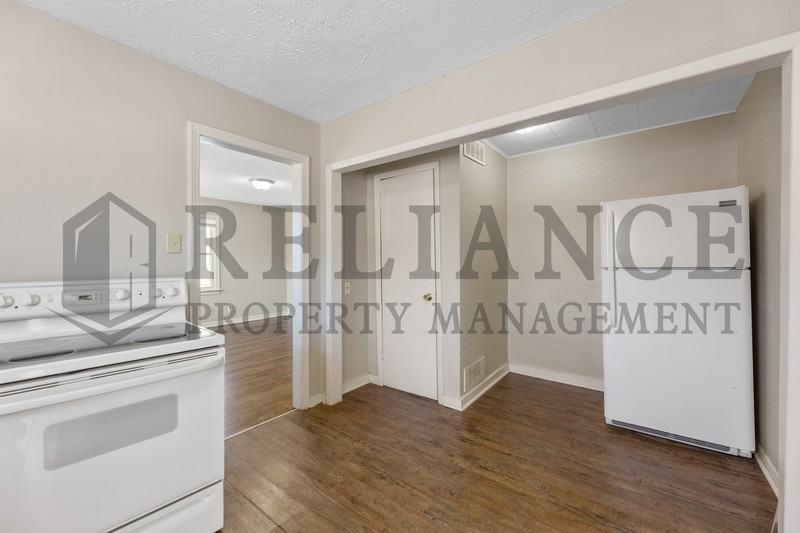 1334 S Dodge Ave - Photo 5 of 14