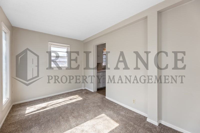 1334 S Dodge Ave - Photo 7 of 14