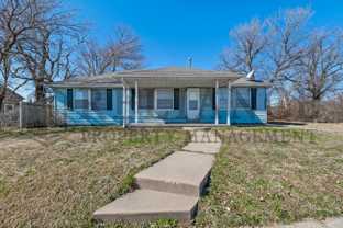 2225 N Chautauqua Ave - Photo 1 of 1