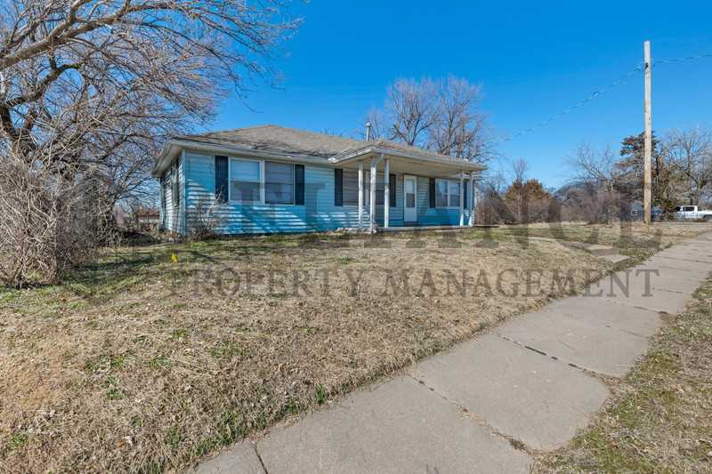 2225 N Chautauqua Ave - Photo 2 of 39