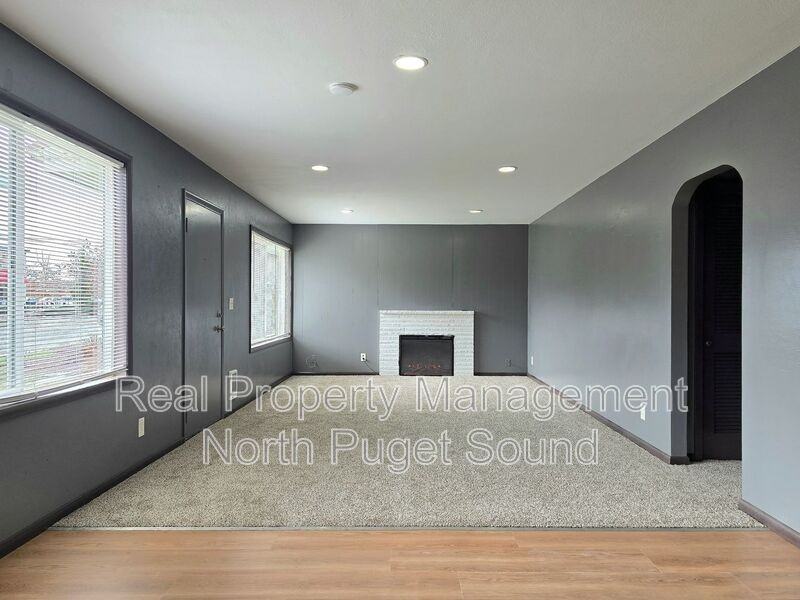 4105 172nd St Ne - Photo 3 of 20