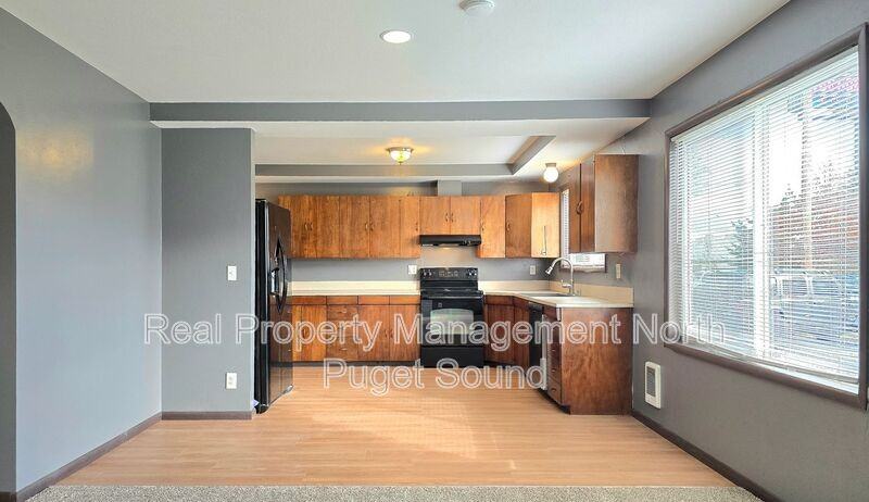 4105 172nd St Ne - Photo 5 of 20