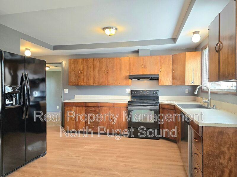 4105 172nd St Ne - Photo 6 of 20