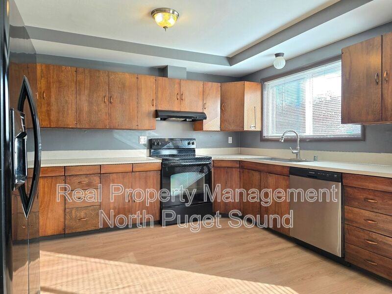 4105 172nd St Ne - Photo 7 of 20