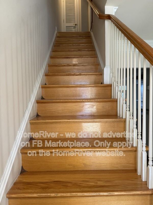 917 Bernard St - Photo 2 of 18