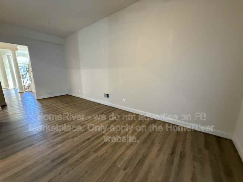 917 Bernard St - Photo 4 of 18