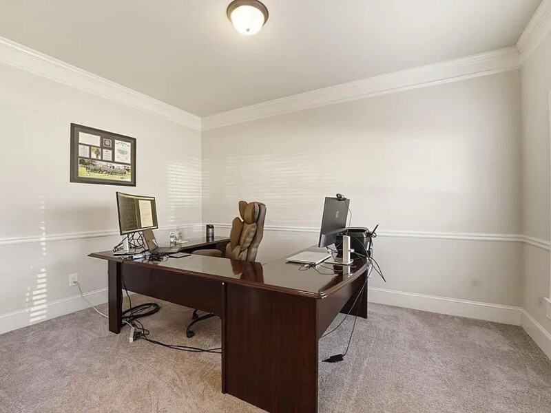 8 Hillfoots Ct - Photo 3 of 24