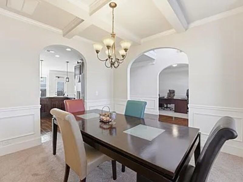 8 Hillfoots Ct - Photo 4 of 24