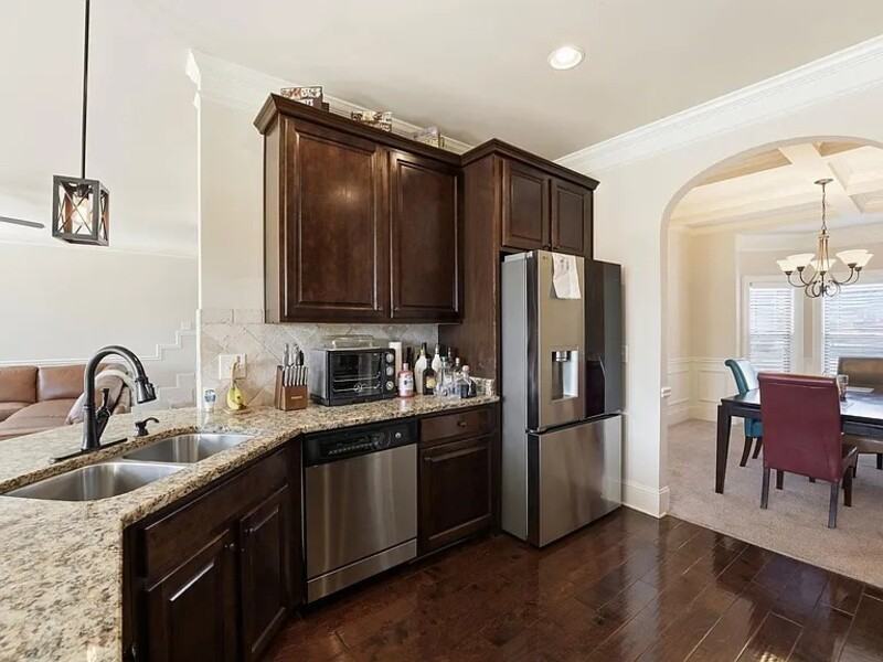 8 Hillfoots Ct - Photo 7 of 24