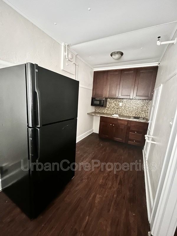 216 5th Ave N #210 - Photo 3 of 5