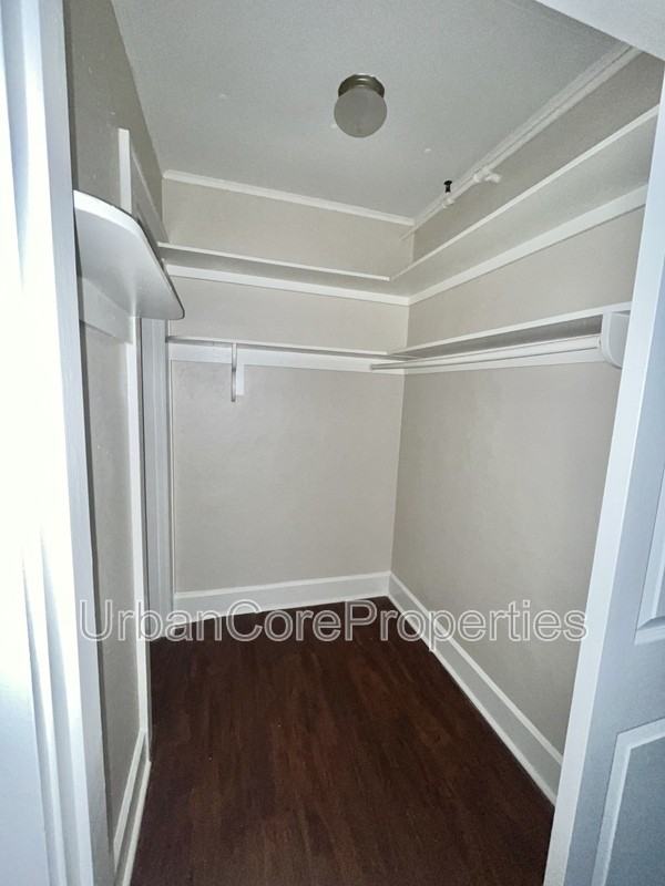 216 5th Ave N #210 - Photo 4 of 5