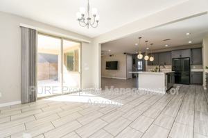 featured image of 513 E Yellowstone Pl