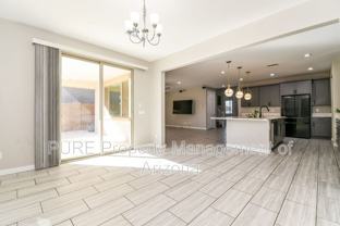 513 E Yellowstone Pl - Photo 1 of 1