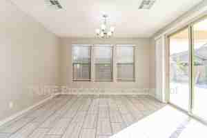 featured image of 513 E Yellowstone Pl