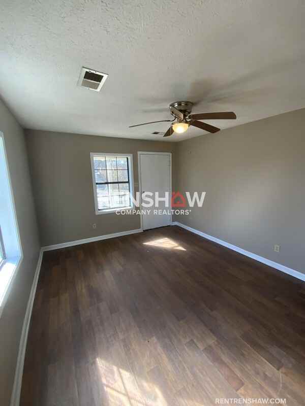 212 Parks Dr - Photo 3 of 13