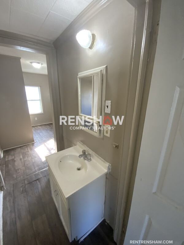 318 Tulip St - Photo 3 of 18