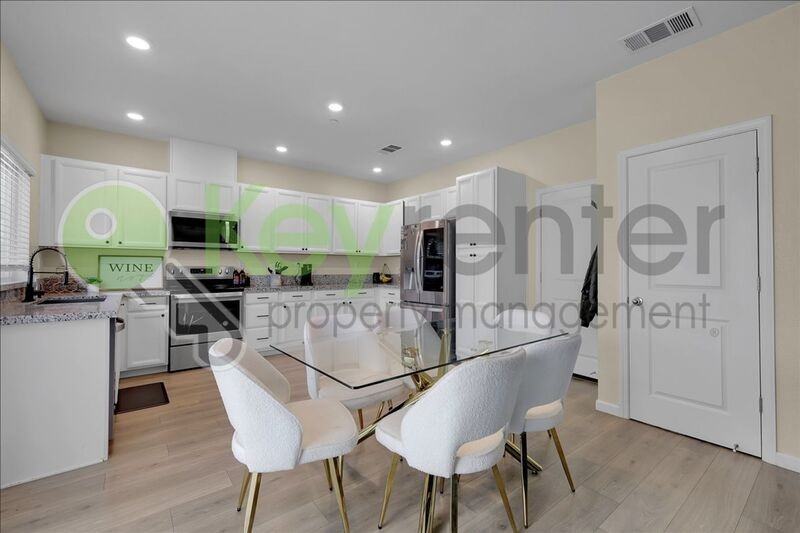 3843 Bridgemeadow Way - Photo 4 of 38