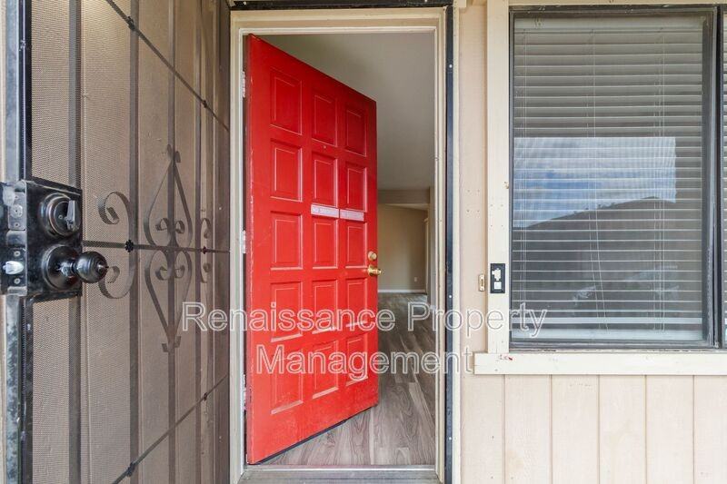 1394 Pajaro Ave #10 - Photo 4 of 25