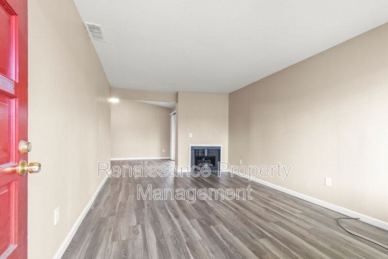 1394 Pajaro Ave #10 - Photo 5 of 25