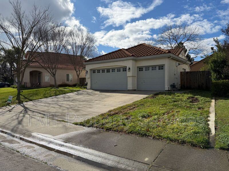 8636 Carlin Ave - Photo 3 of 43