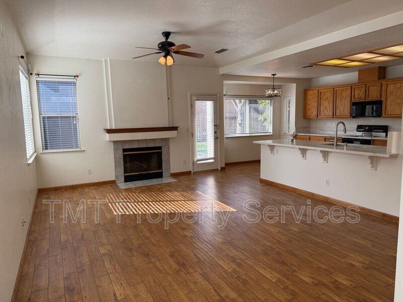 8636 Carlin Ave - Photo 7 of 43